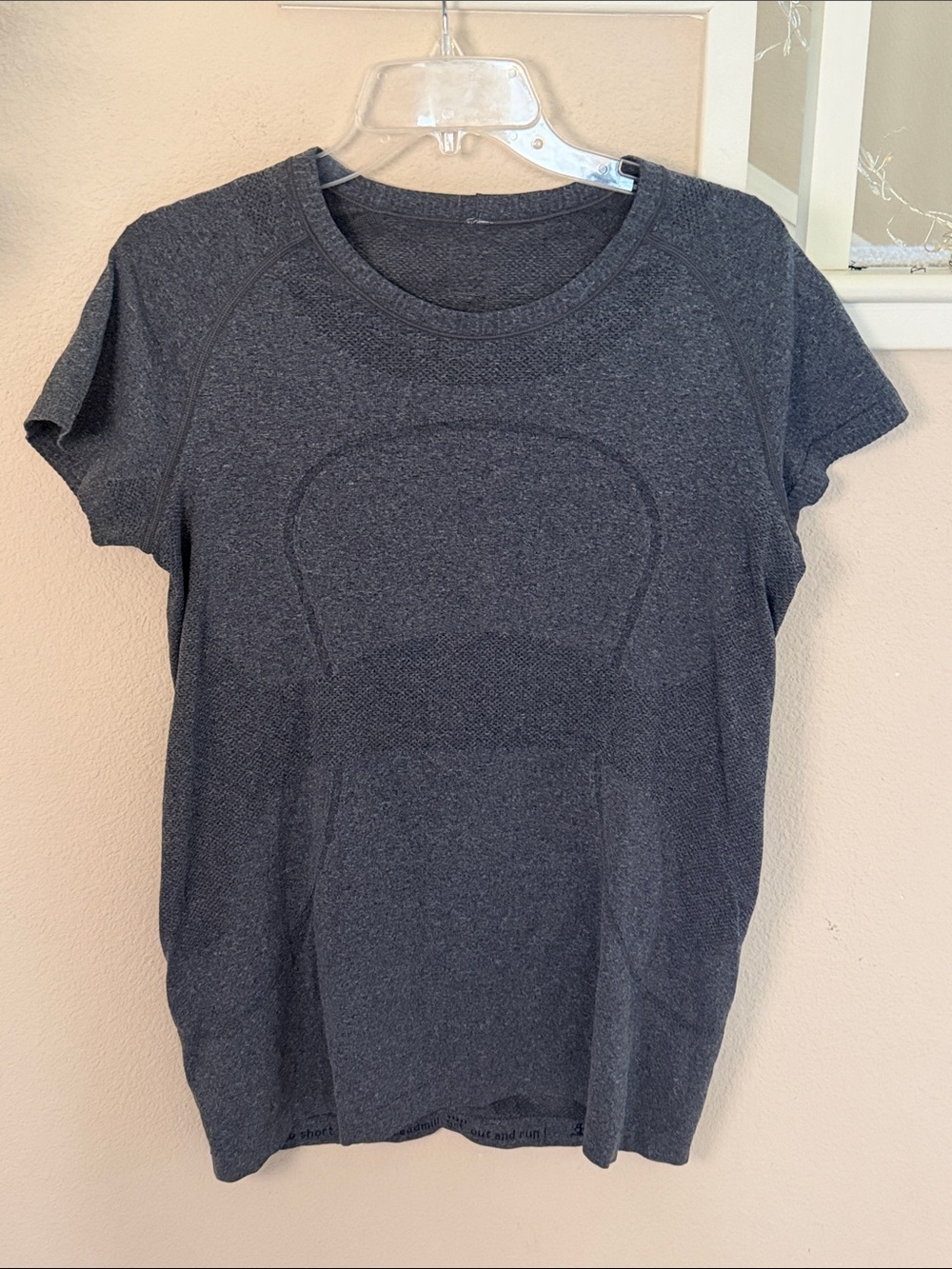 Lululemon Swiftly Tech Women’s Charcoal Gray Seamless Active Tee